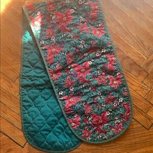 Quilted Cotton Christmas Holiday Winter Table Runner Green Red Poinsettia